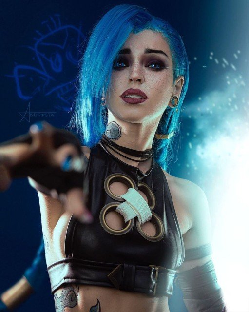 As you wish, another Jinx pic 💙💙💣But next I'm gonna...