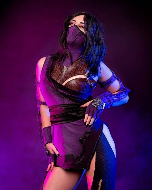 First photo with Mileena! 💜What is your favourite character from...