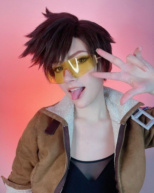 Who’s your main in Overwatch?More fun selfies of my Tracer....