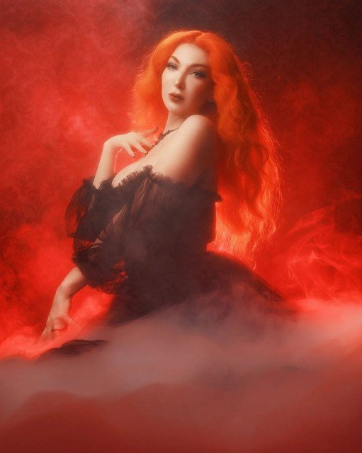 Goth in the clouds? Goth Angel?Either way, @ashlynnedae slayin'!#saffelsphotography #portrait...