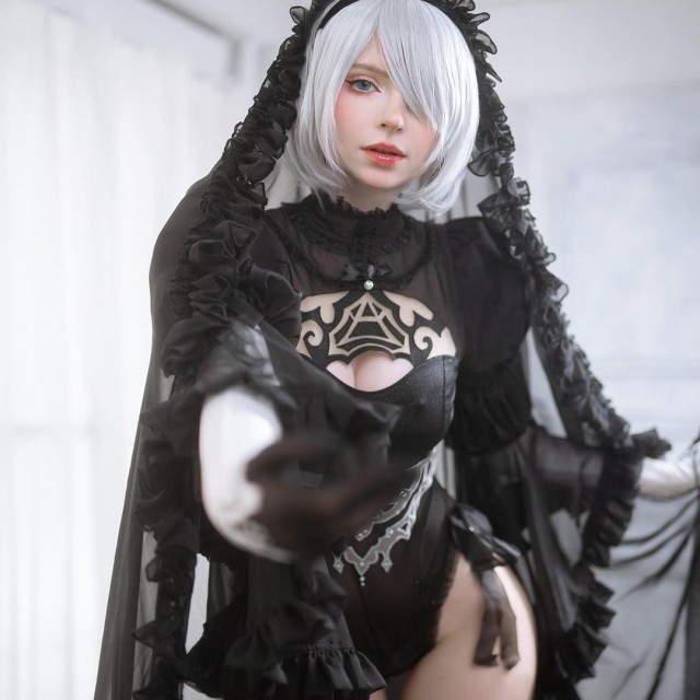 The bride version of 2B is so beautiful and elegant,...
