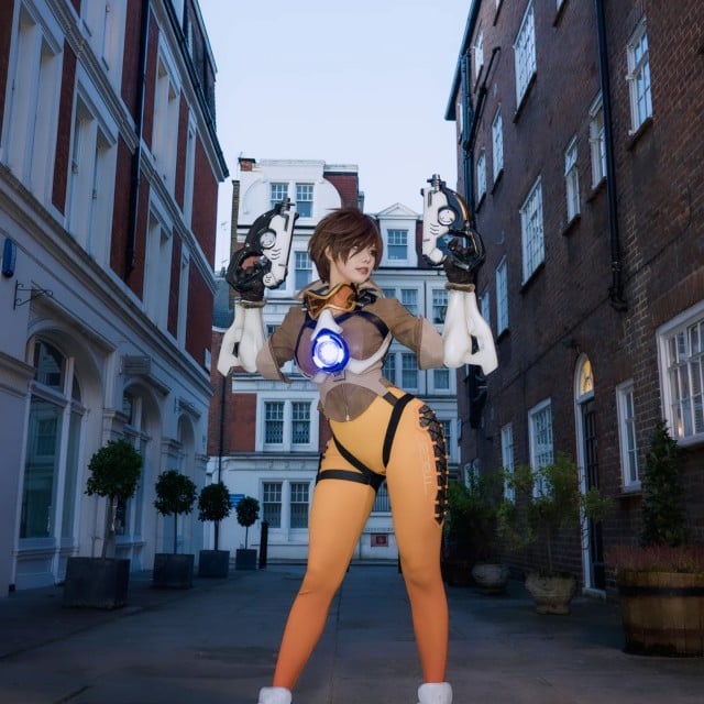 TRACER in LONDON스파이럴캣츠 타샤의 #여행 #코스프레 시리즈!이번에는영국에서 촬영했던 #오버워치 #트레이서...